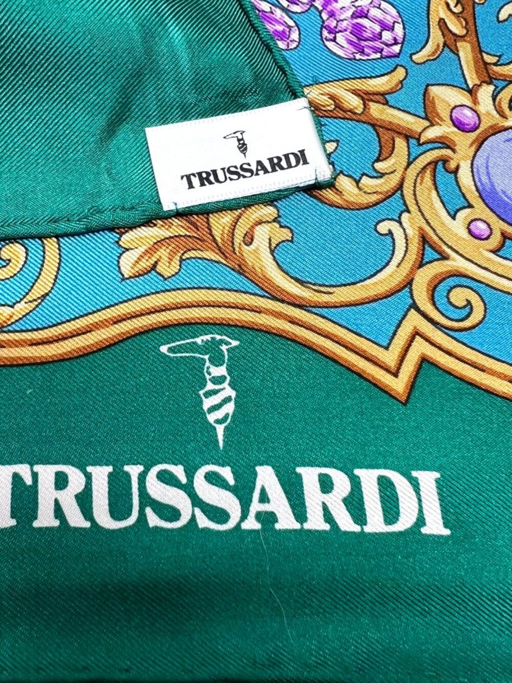 New-Beautififul Trussardi 100% silk Scarf satin 35" Beige Gold Red Striped (17 - Picture 7 of 16